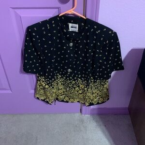 Beautiful Leslie Fay top